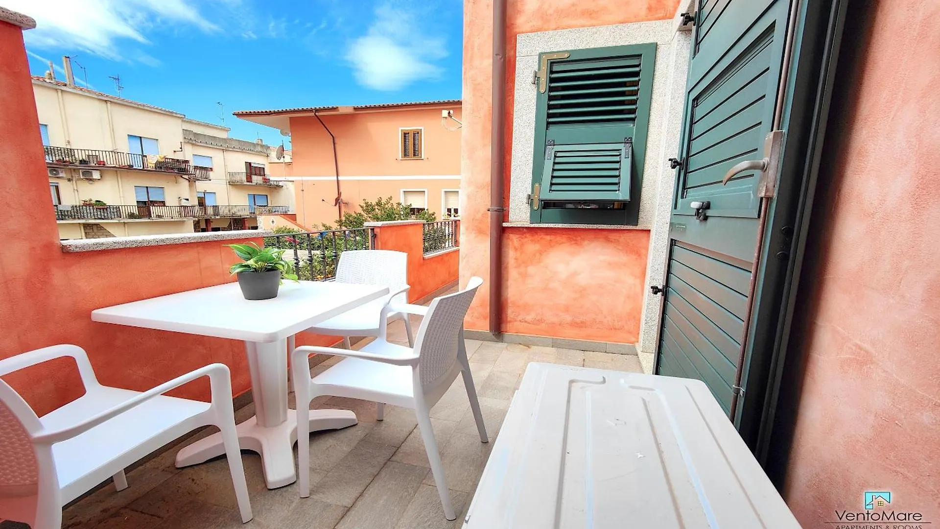 Apartments & Suites Vento Mare Palau Ιταλία